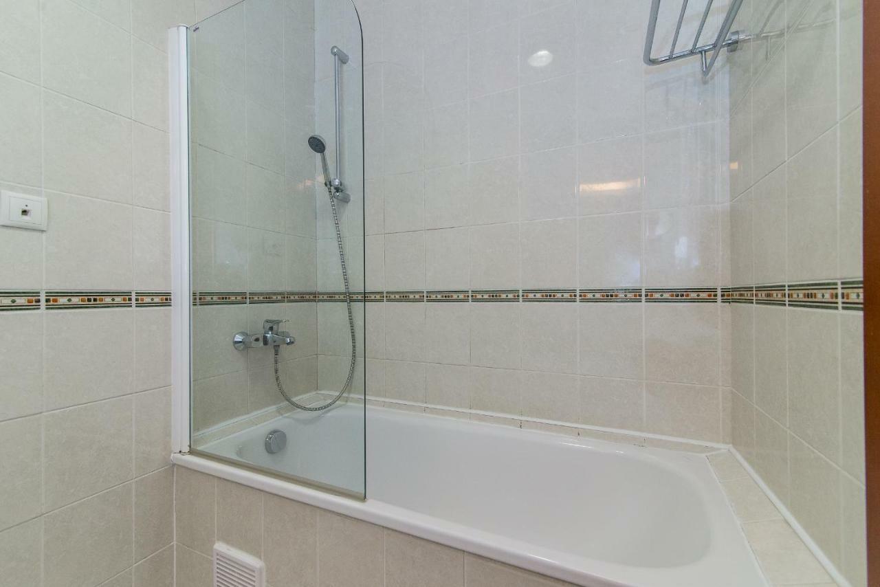 The Old Town Apartment 309 By Urban Rent Vilnius Bagian luar foto